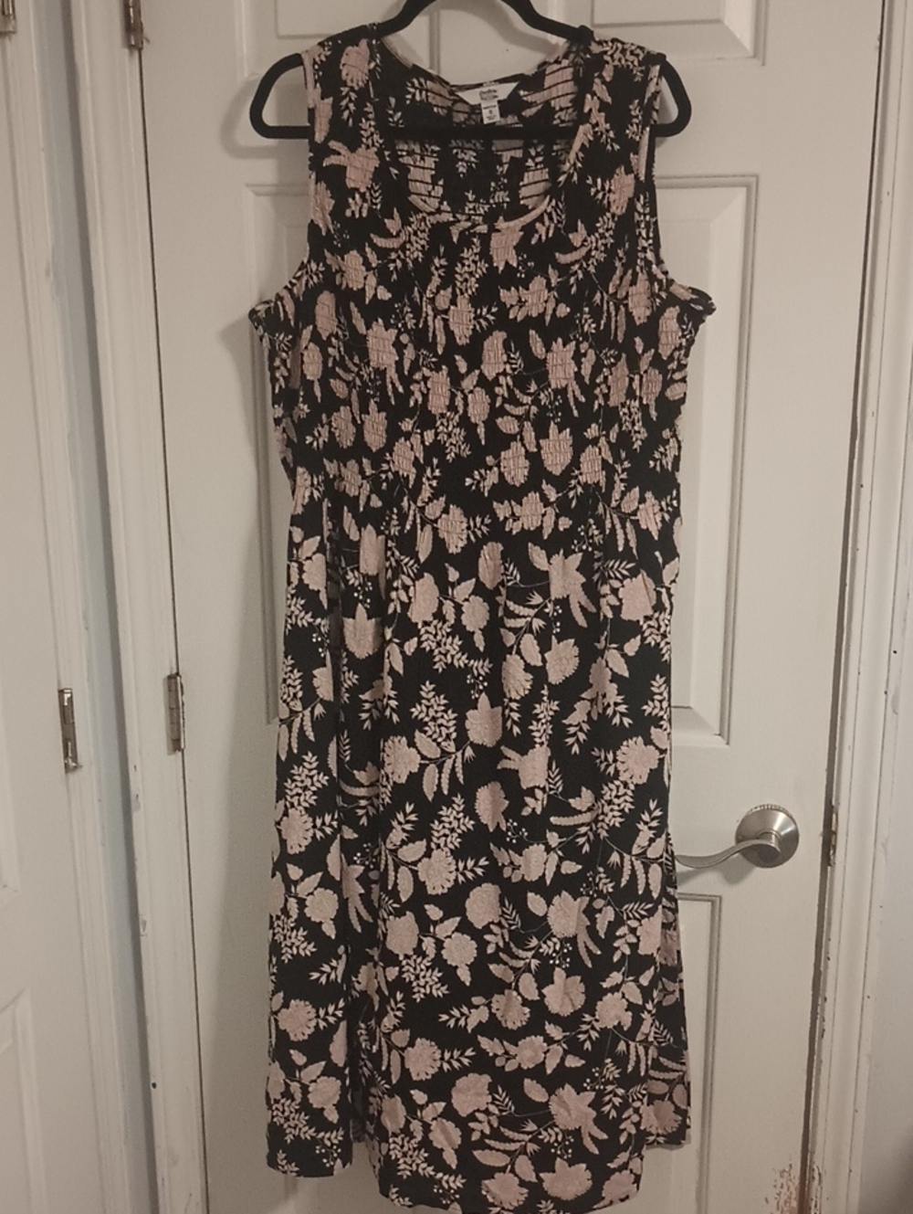 croft & barrow Black Maxi Dress with Light Pink Floral Pattern